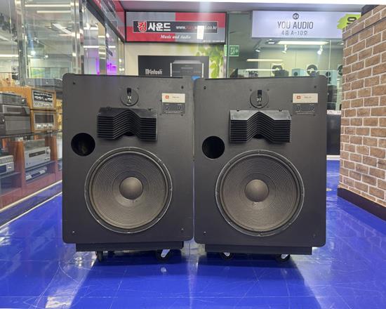 JBL L300 스피커